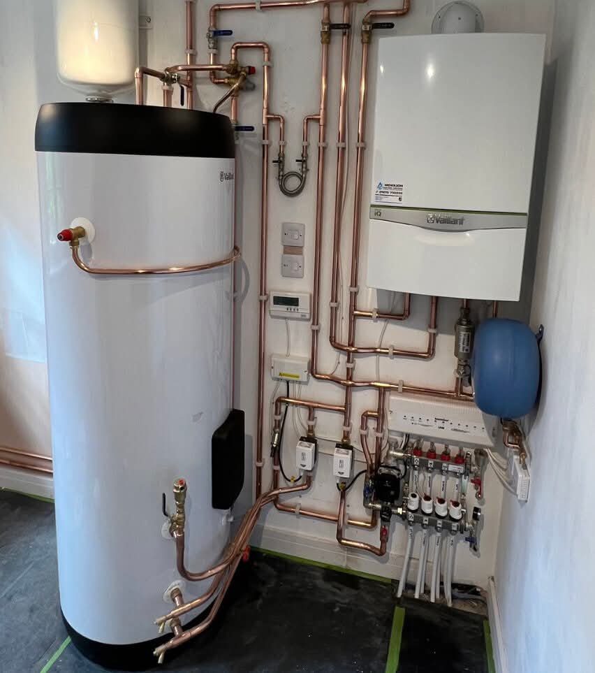 Vaillant boiler and cylinder install with copper pipework